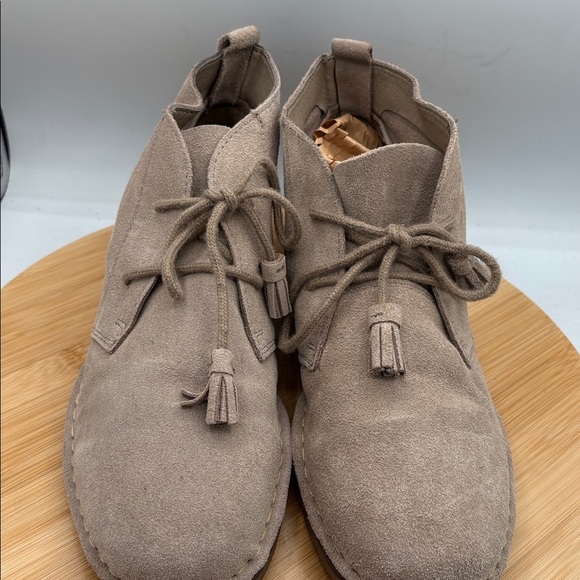 Tommy Bahama Evert Taupe Suede Desert Chukka Booties Women 9.5 Boho festival - Picture 11 of 11